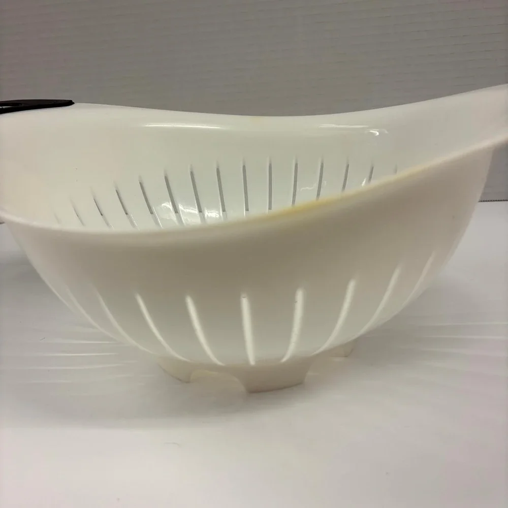 N/A white plastic